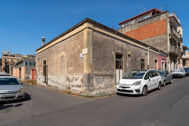 Casa singola in vendita a Catania Via P. Nicola - Picanello