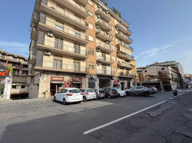 Locale commerciale in vendita a Catania Lincoln/Corso Delle Province/Imbriani