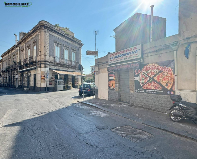 Locale commerciale in vendita a Catania Lungomare / Europa