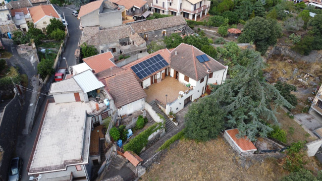 Villette a schiera in vendita a Nicolosi 