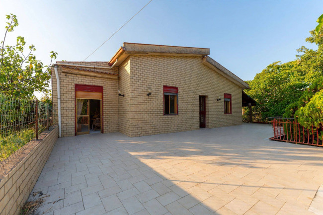 Casa singola in vendita a Nicolosi 