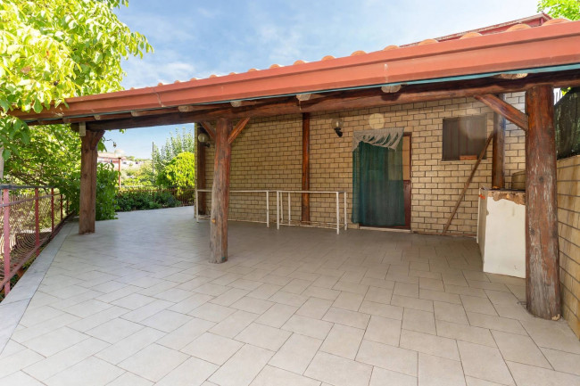 Casa singola in vendita a Nicolosi 