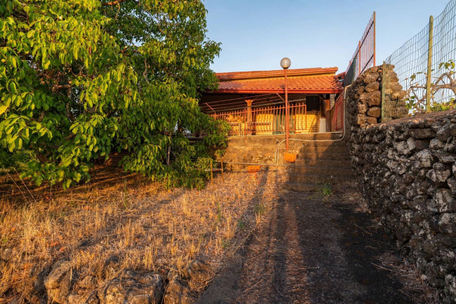 Casa singola in vendita a Nicolosi 