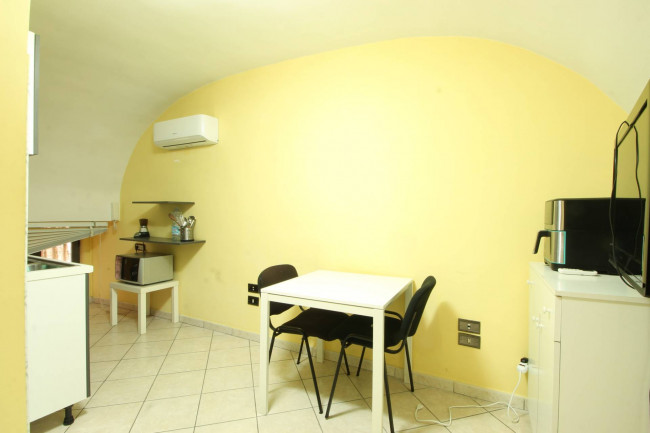 Locale commerciale in vendita a Napoli