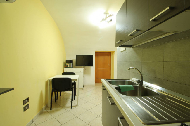 Locale commerciale in vendita a Napoli