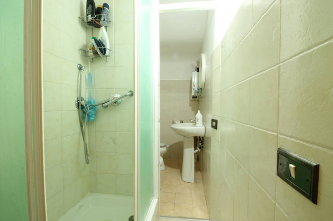 Locale commerciale in vendita a Napoli