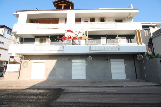 Locale commerciale in affitto a Trentola-Ducenta