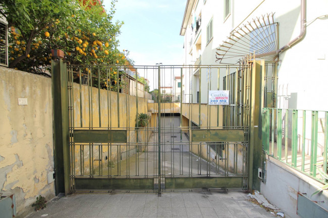 Deposito in vendita a Trentola-Ducenta