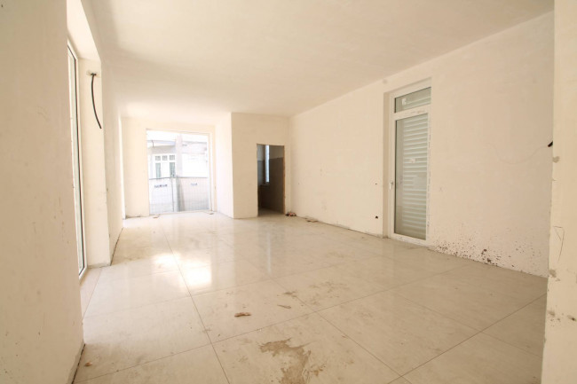 Locale commerciale in vendita a Casaluce