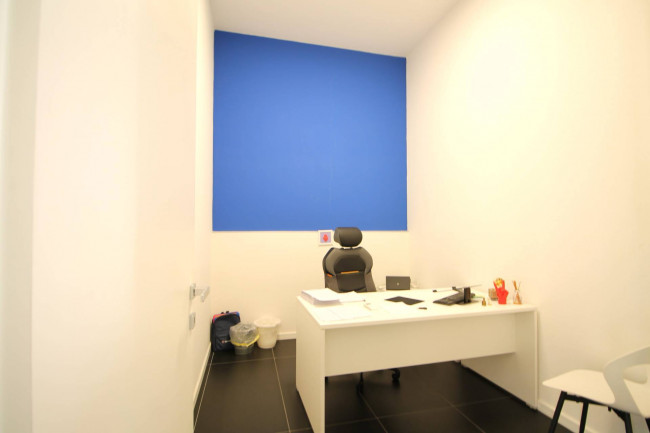 Locale commerciale in affitto a Trentola-Ducenta