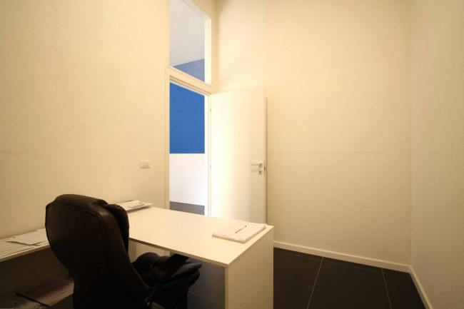 Locale commerciale in affitto a Trentola-Ducenta