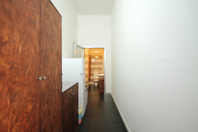 Locale commerciale in affitto a Trentola-Ducenta