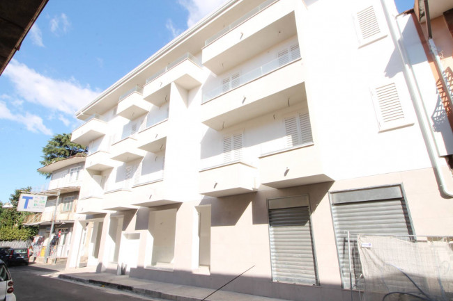 Locale commerciale in vendita a Casaluce