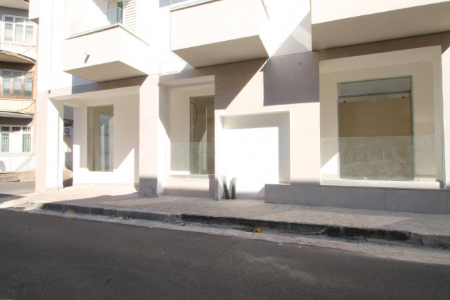 Locale commerciale in vendita a Casaluce