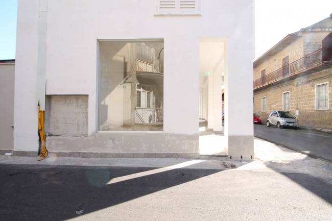 Locale commerciale in vendita a Casaluce