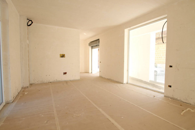 Locale commerciale in vendita a Casaluce