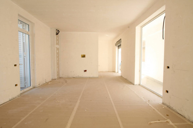 Locale commerciale in vendita a Casaluce