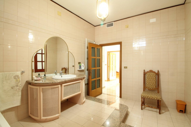 Villa in vendita a Casapesenna