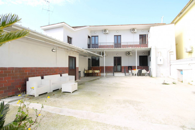Casa singola in vendita a Villa Literno