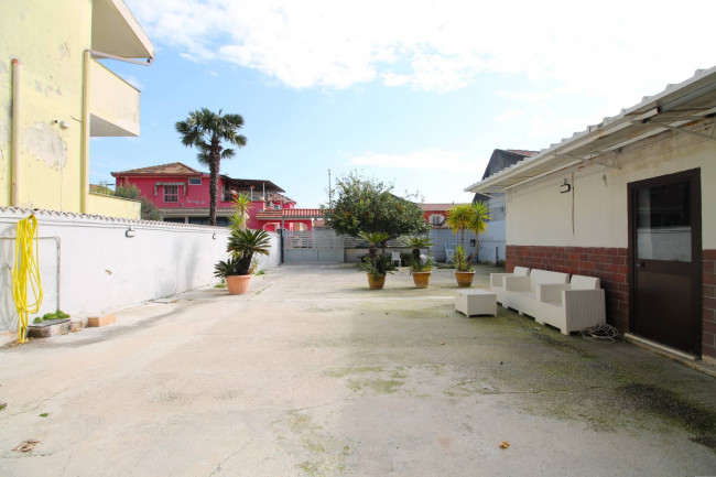 Casa singola in vendita a Villa Literno