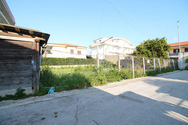 Terreno edificabile in vendita a Frignano