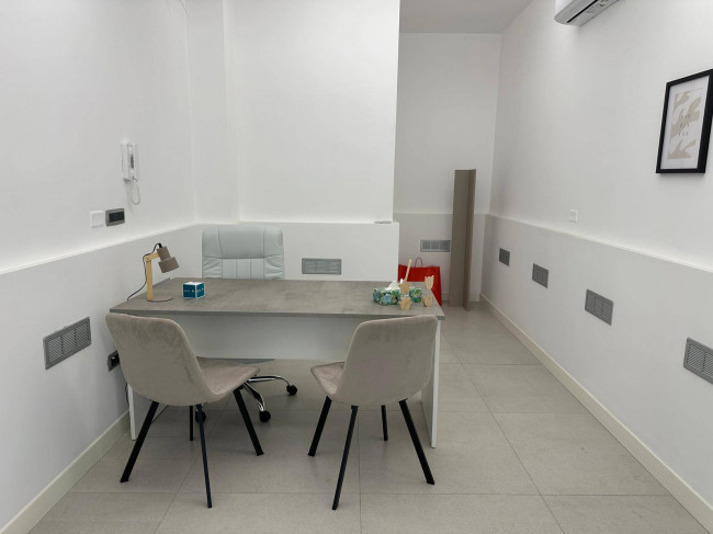 Studio/Ufficio in affitto a Aversa