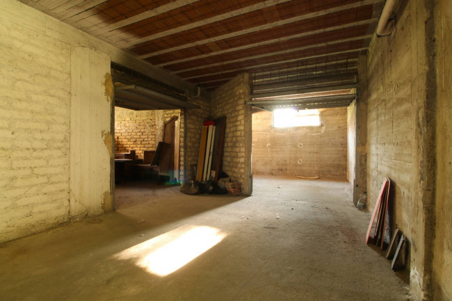 Garage in vendita a Frignano