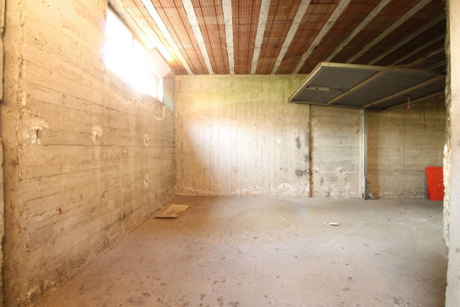 Garage in vendita a Frignano