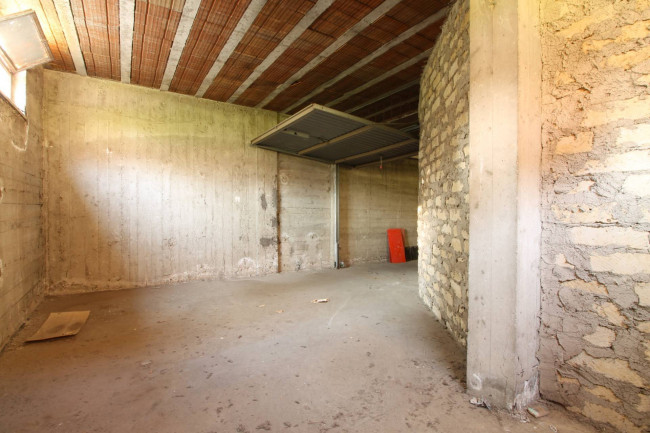 Garage in vendita a Frignano