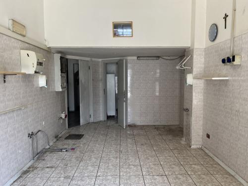 Locale commerciale in vendita a Ascoli Piceno