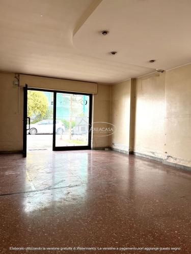 MAGAZZINO in vendita a Ascoli Piceno