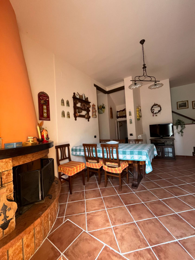 Casa singola in vendita a Rotella