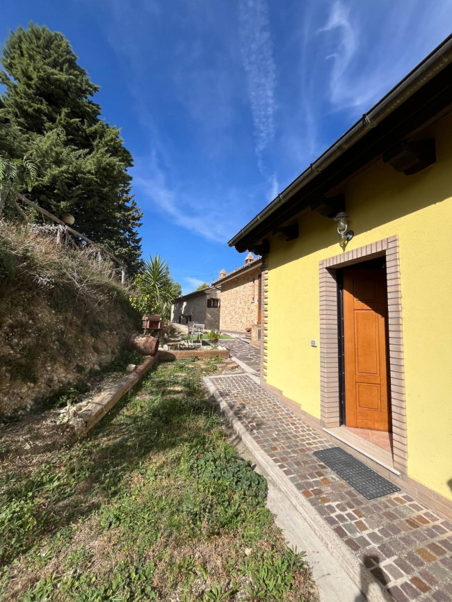 Casa singola in vendita a Rotella