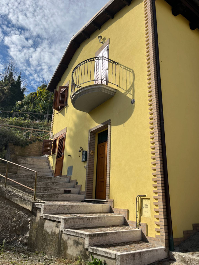 Casa singola in vendita a Rotella