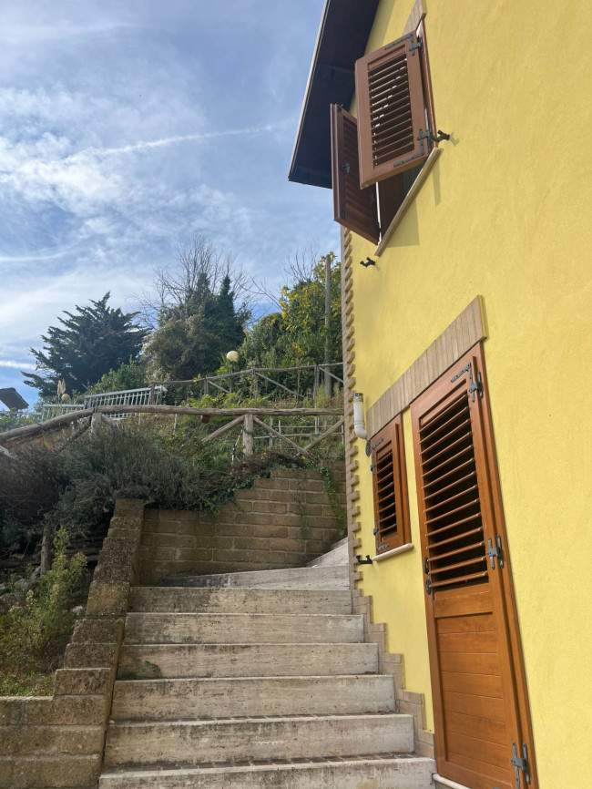 Casa singola in vendita a Rotella
