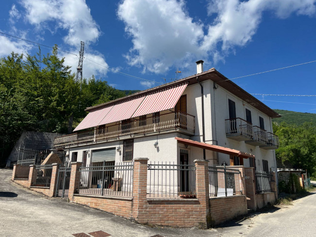 Casa singola in vendita a Civitella del Tronto