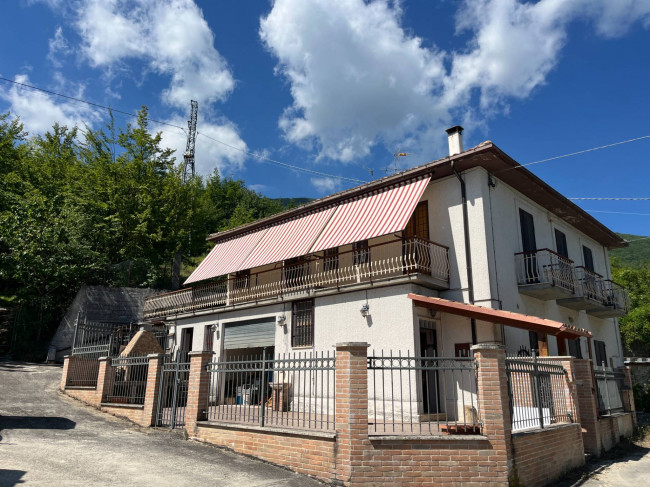 Casa singola in vendita a Civitella del Tronto