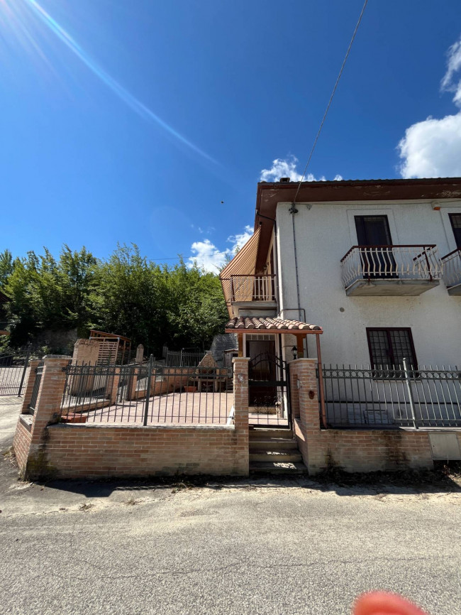 Casa singola in vendita a Civitella del Tronto