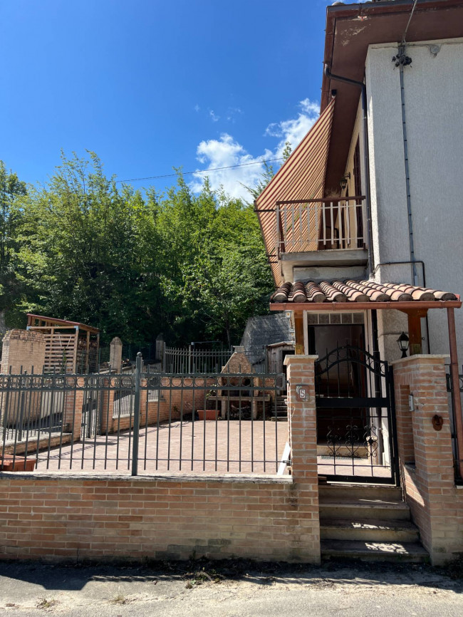 Casa singola in vendita a Civitella del Tronto