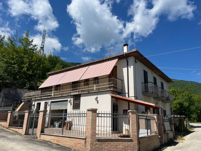 Casa singola in vendita a Civitella del Tronto