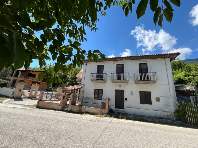 Casa singola in vendita a Civitella del Tronto
