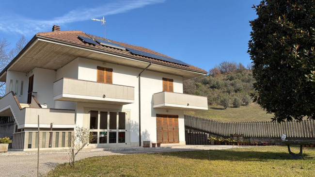 Casa singola in vendita a Folignano