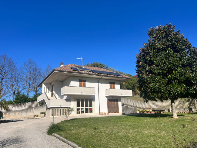 Casa singola in vendita a Folignano