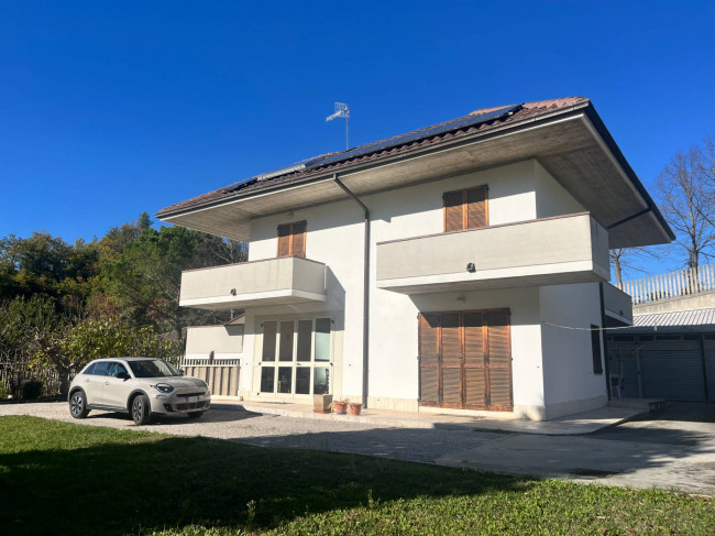 Casa singola in vendita a Folignano