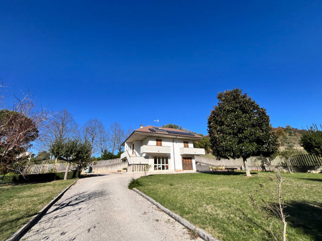 Casa singola in vendita a Folignano