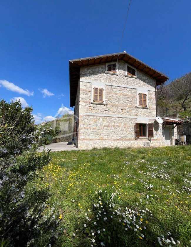 Casa singola in vendita a Acquasanta Terme