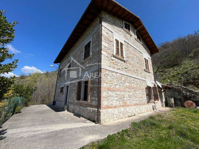 Casa singola in vendita a Acquasanta Terme