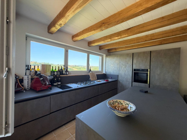 Villa in vendita a Castorano