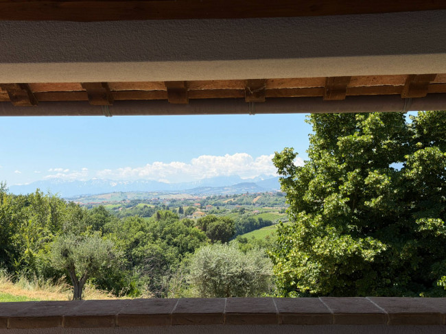 Villa in vendita a Castorano