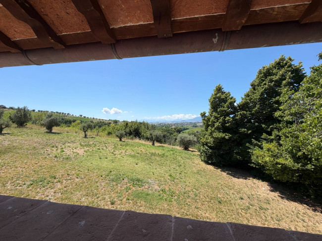 Villa in vendita a Castorano